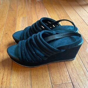 🍰 Donald J Pliner, black suede wedge multi banded sandals